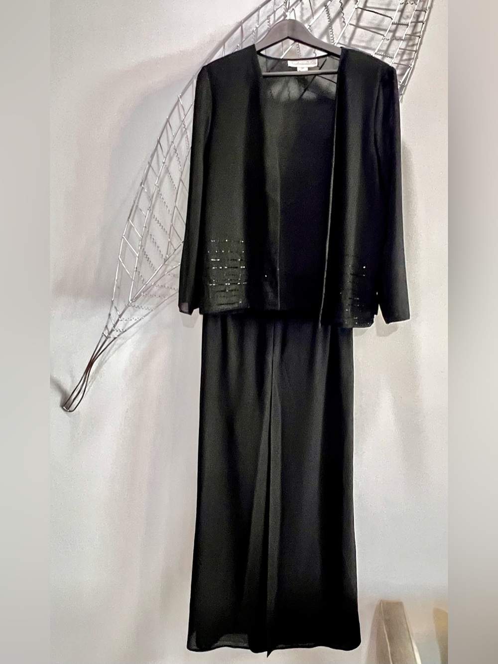 Jessica Howard Black Two-Piece Dressy Pant Suit with Embellished Jacket